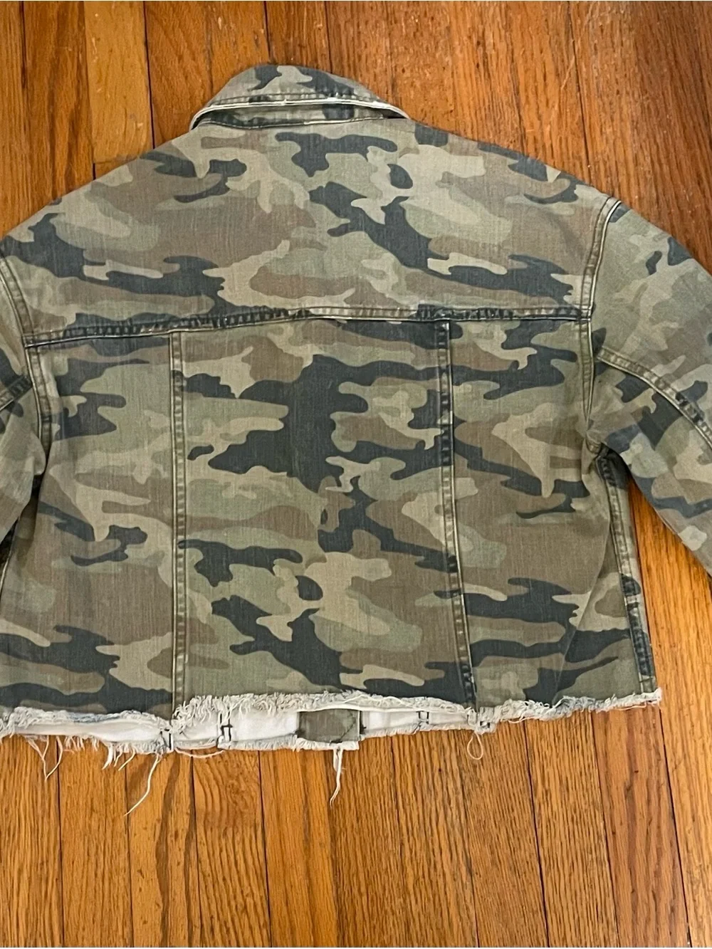 Free People Cropped Distressed Camo Jacket - Picture 4 of 4